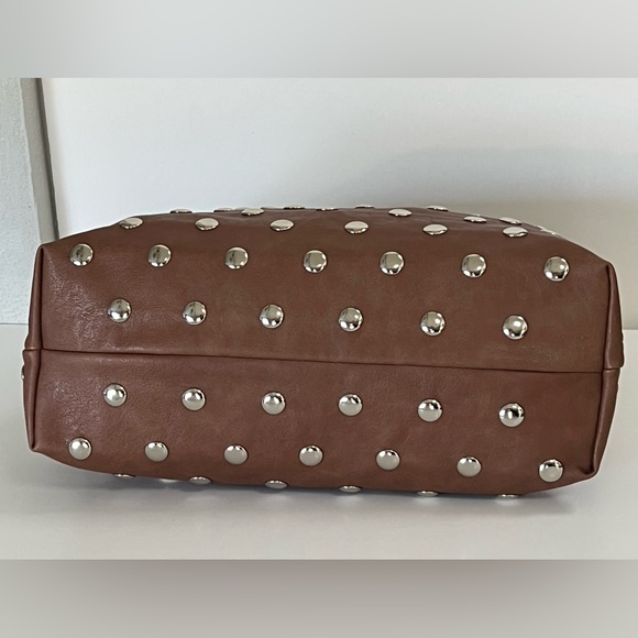 Liziblloy Tan Slouchy Studded Hobo Bag NWOT - Picture 6 of 11